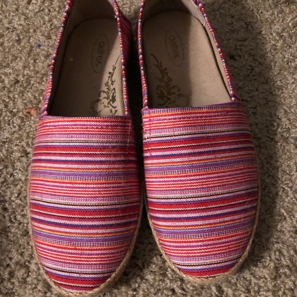Aetrex Kylie slip on- pink stripe